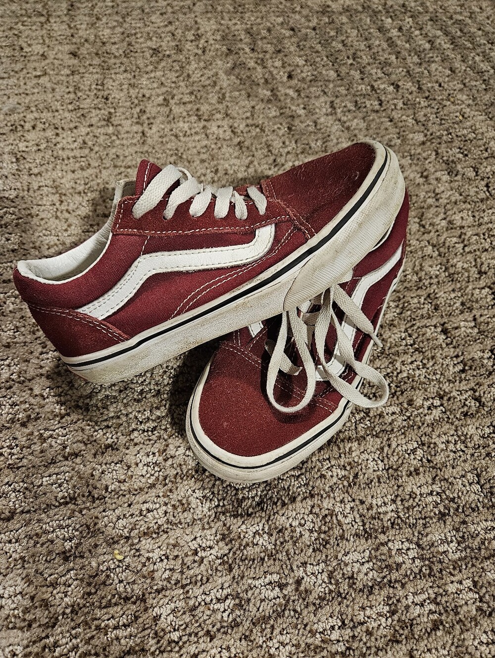 Vans Kids Low-Top Sneakers in Burgundy and White